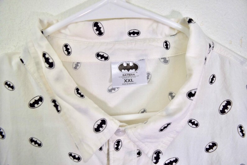 Mens Vintage Batman Button Up Shirt White with Classic Black Logo Polka Dot Style Print Size XXL 2X Short Sleeve Chest Pocket