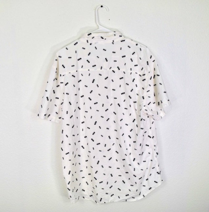 Mens Vintage Batman Button Up Shirt White with Classic Black Logo Polka Dot Style Print Size XXL 2X Short Sleeve Chest Pocket