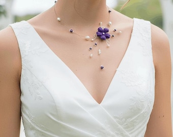 Collier mariage fleur et perles violettes, bijoux mariage violet, collier fantaisie violet