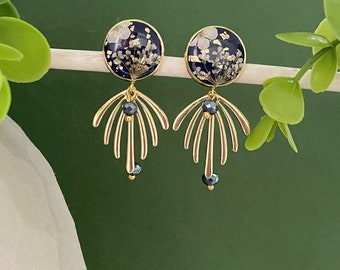 Orecchini di fiori secchi blu navy e oro, orecchini a bottone blu navy, gioielli realizzati in Francia, regalo di Natale per le donne