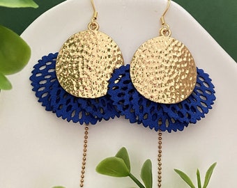 Boucles d'oreilles fantaisies bleu roi, bijoux bohème fabriqués en France, bijoux fantaisie bleu, bijoux femme, idée cadeau