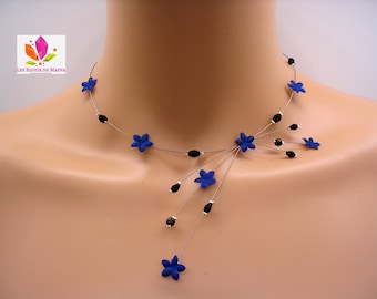 Collier bleu roi fleurs et perles bleu roi et noir, bijoux fantaisie bleu, bijoux mariage, soirée, cérémonie