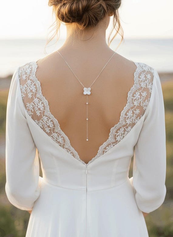 jewelry for ivory wedding dress HOW TO MATCH YOUR JEWELRY WITH YOUR WEDDING DRESS  T-BIRD JEWELS JEWELRY  STORE