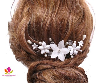 bijoux mariée, accessoire coiffure mariage, peigne chignon 5 fleurs satin ivoire et perles, bijoux mariage bohème