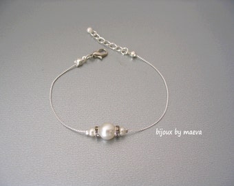 bijoux mariage fantaisie, bracelet perles ivoire et strass sur chaine en métal argenté, accessoire mariage perle, bijoux personnalisables