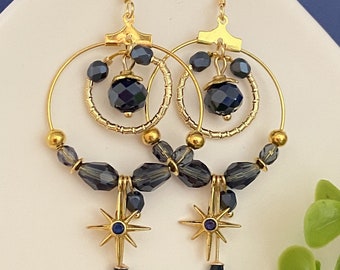 Boucles d'oreilles créoles bleu marine et dorées, perles et étoile, thème astral, bijoux femme fabriqués en France