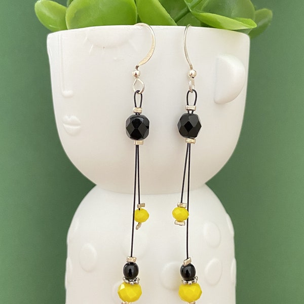 boucles d'oreilles pendantes perles jaune et noires, boucles d'oreilles pour oreilles percées, bijoux fantaisie jaune