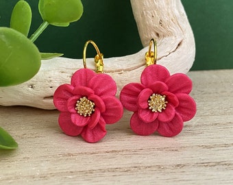 Boucles d'oreilles fleurs fushia doré, bijoux fabriqués en France, bijoux fantaisie fushia, boucles d'oreilles fushia