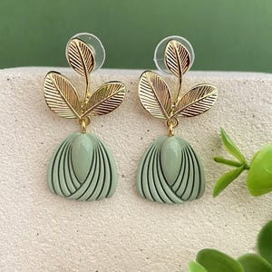 Sage green/water green earrings with golden foliage and drop, jewelry made in France, customizable and made to measure