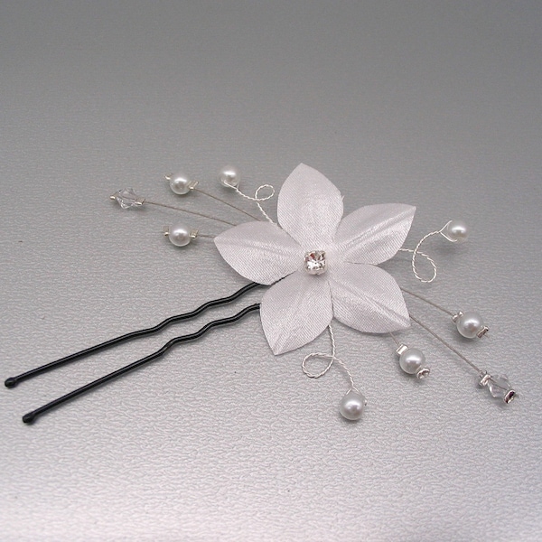 bijoux mariage, bijoux cheveux pour mariée fleur et perles, fleur cheveux mariée, accessoire coiffure mariage à personnaliser et sur mesure