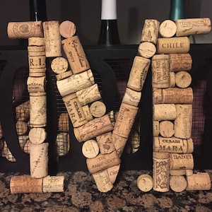 Hanging Wine Cork Letter / Wine Cork Initial / Home Decor / Wine cork monogram / House warming gift / Bar decor / Kitchen decor / Wall decor