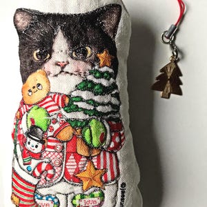 Gato de Natal como pequena almofada decorativa (2), boneca decorativa feita de tecido de algodão, colcha, pequena boneca de tecido para a árvore de Natal
