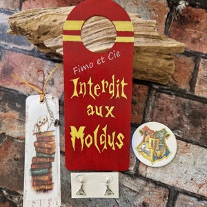 Accroche porte  sur le thème du petit sorcier, peinture sur bois, accessoire enfant