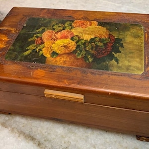 Antique wood/wooden art deco-nouveau trinket/jewelry/keepsake/treasure chest box