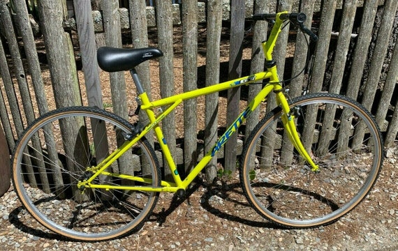 1990s Gt Arette Triple Triangle 
