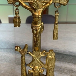 Antique, gilded/gold catholic cross/crucifix w/jesus/rooster/skull & crossbones!