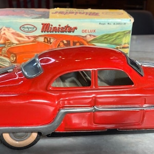 Antique vintage 1954 pontiac chieftain friction toy car delhi minister deluxe