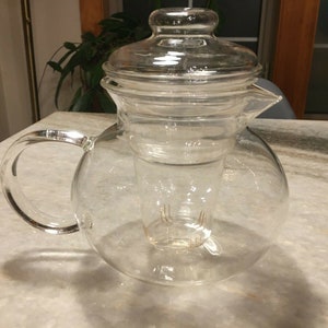 Quality clear glass hand blown tea pot/kettle built in strainer-infuser teapot
