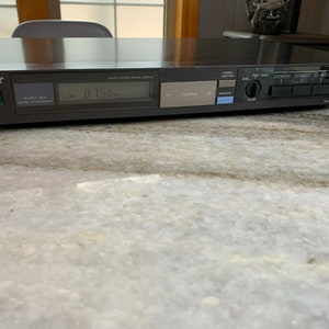 Vintage 1984 made in japan sony st-jx310 am/fm digital stereo tuner