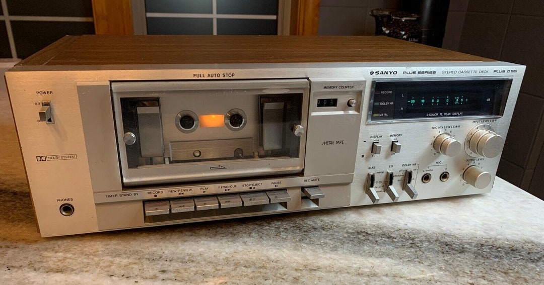 Vintage 1979 Silverfaced Wood Sanyo Plus D55 Cassette Deck Made in