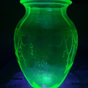 Antique uranium/depression/vaseline vase by hickinhg atomic glowing “cameo”