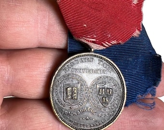1905 harvard  & yale track athletic assn medal badge pole vault dieges clust ny