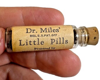 Antyczna szklana butelka Dr Miles Little Pills z pełną etykietą korkową Elkhart Indiana