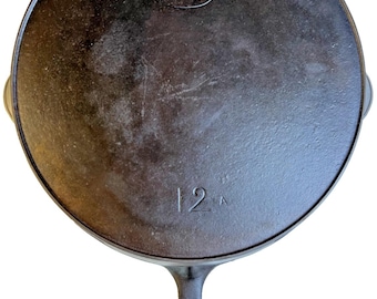 Flat extra large 13" antique cast iron skillet pan favorite piqua ware ohio flat