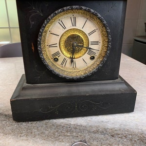 Antiquités e. horloge de cheminée en bois ingraham co company bristol Connecticut !