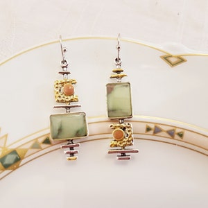 asymmetrical hanging earrings *ART DECO green* silver & gold look