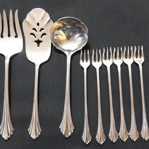 Rembrandt Stainless, Distinction Deluxe by Oneida SIlver, Hostess Flatware Set