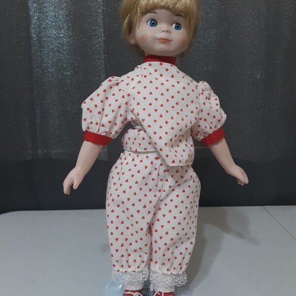 Susan D-75 Porcelain Doll H,eritage Mint Ltd. 1990 Collectible 14" Blonde Braids