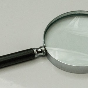 Pocket magnifier -  Italia
