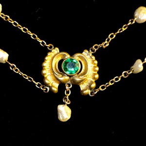 Victorian Art Nouveau Gold-Filled Baroque River Pearl and Green Glass Crystal Festoon Necklace Lavaliere