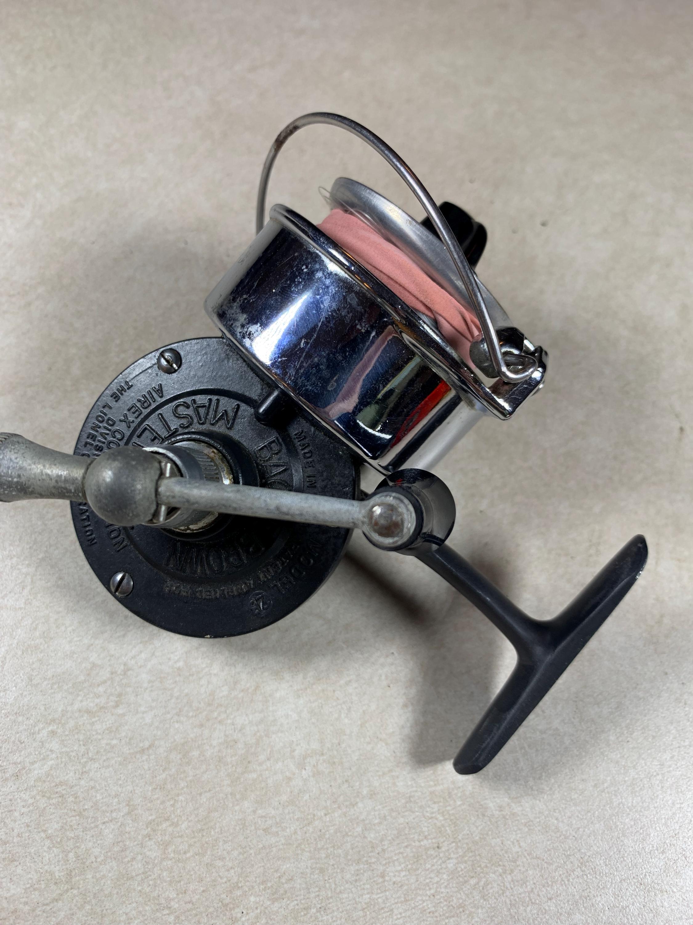 bache brown fishing reel Vintage Bache Brown Spinning Mastereel AIREX Model 2B 1/2 Bail Fishing Reel