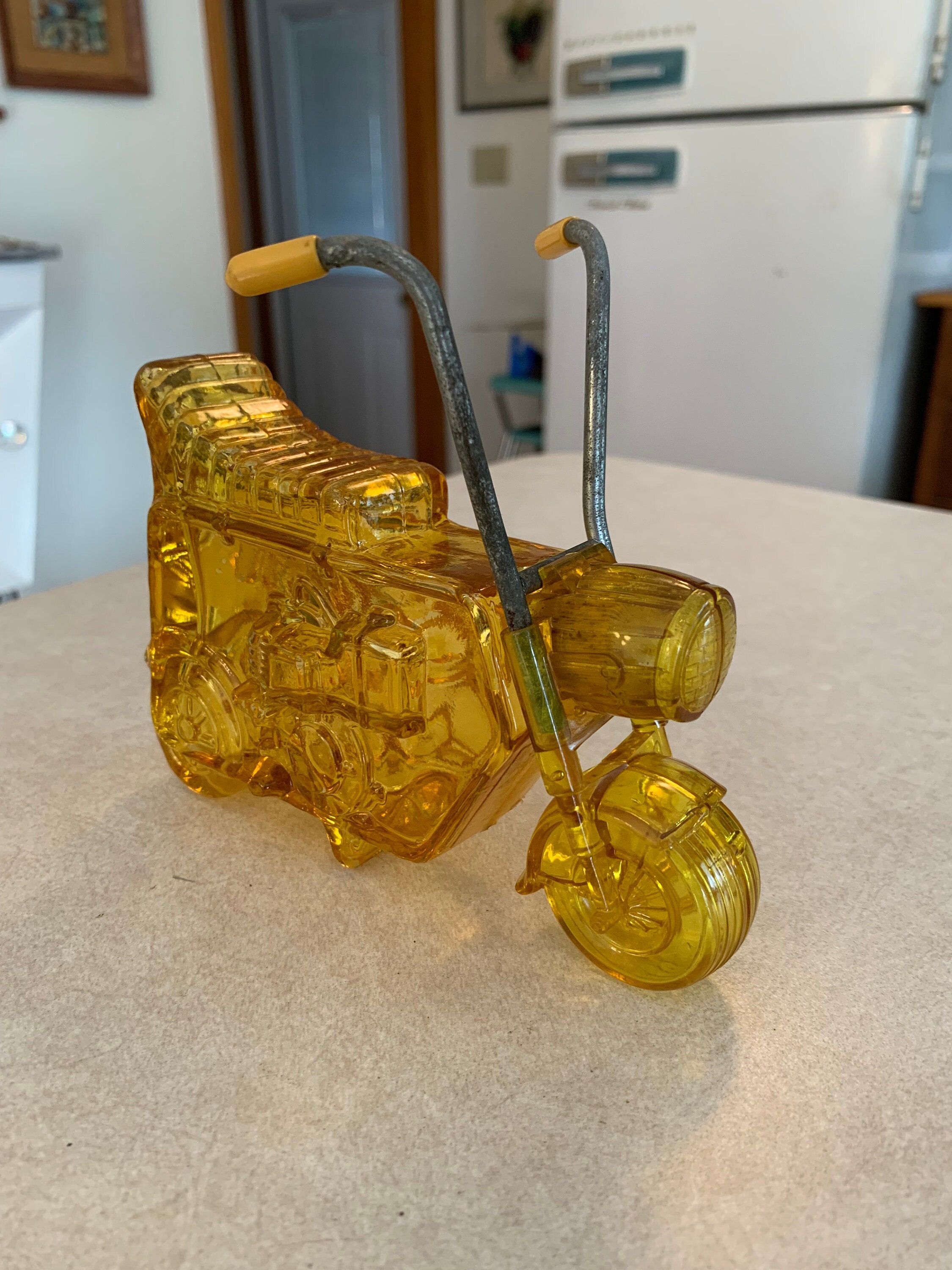AVON Yellow/AVONシェーカー/MustarD/Pepper Avon Mustard Yellow Salt & Pepper Shakers - Etsy