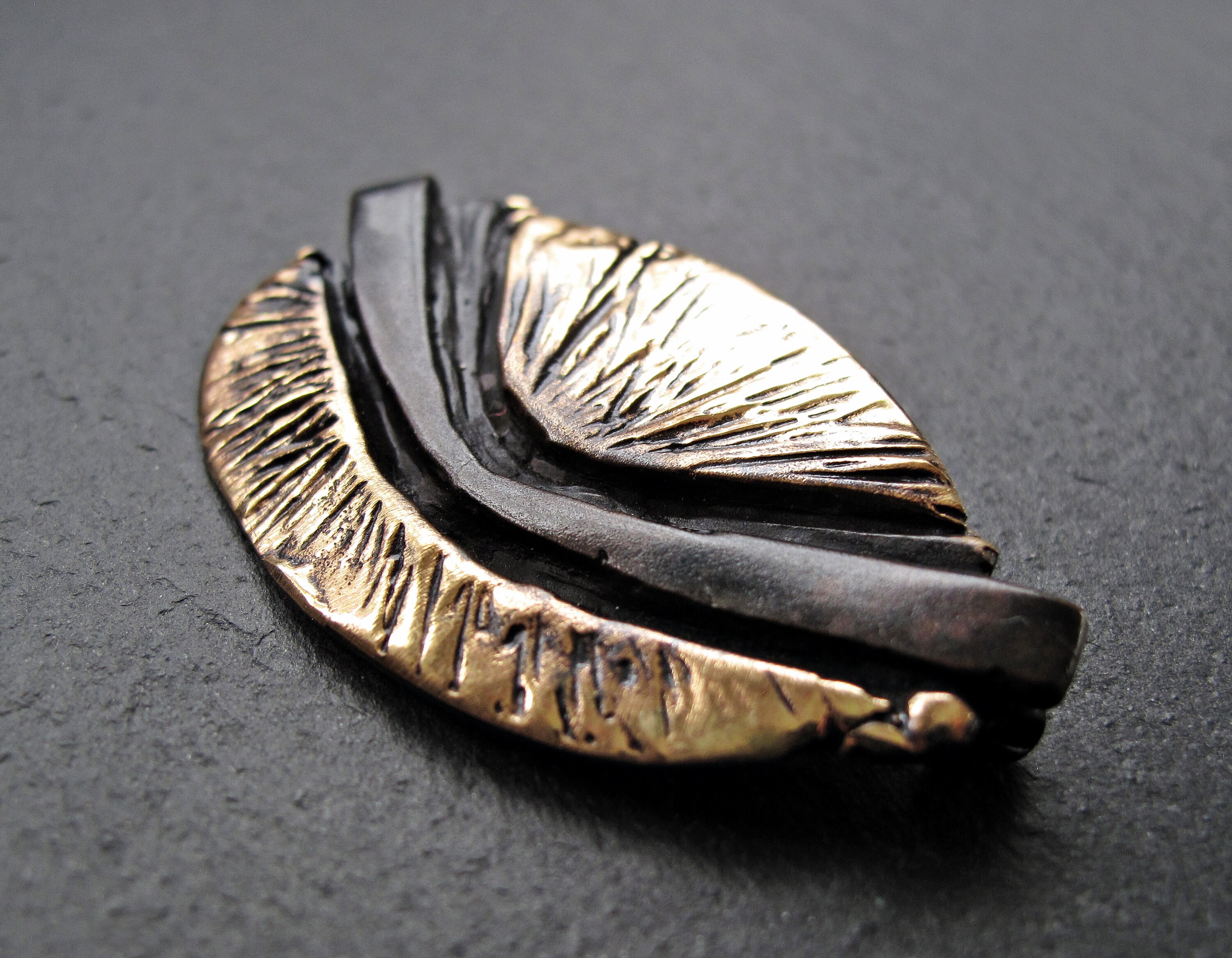 HARRIE LENFERINK Bronzen broche Brutalistische bronzen broche van Harria Lenferink uit Nederland Etsy Nederland