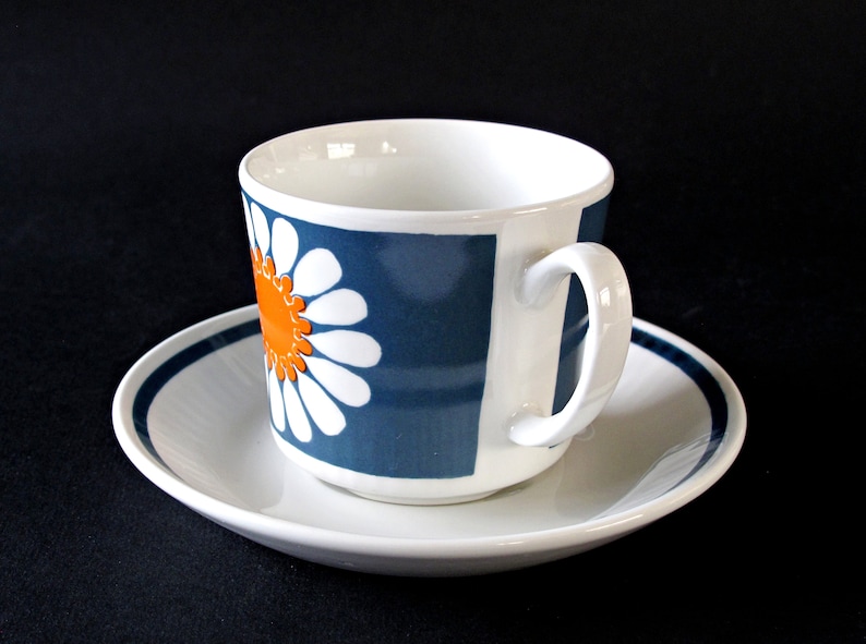 Turi Design Daisy Tasse mit Unterteller von Figgjo Flint, Norwegen, Design von Turi Gramstad Oliver Bild 4