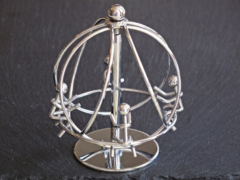 Balancing Carousel Kinetic Sculpture Executive Desk Toy Perpetual Motion Metal Accessory