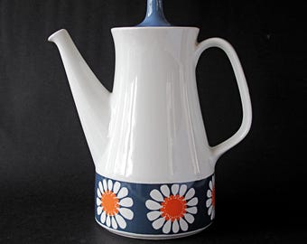 Turi Design Daisy Coffee Pot by Figgjo Flint, Norway, designed by Turi Gramstad Oliver