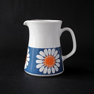 Turi Design Daisy Jug by Figgjo Flint, Norway, designed by Turi Gramstad Oliver, Milk jug, Creamer