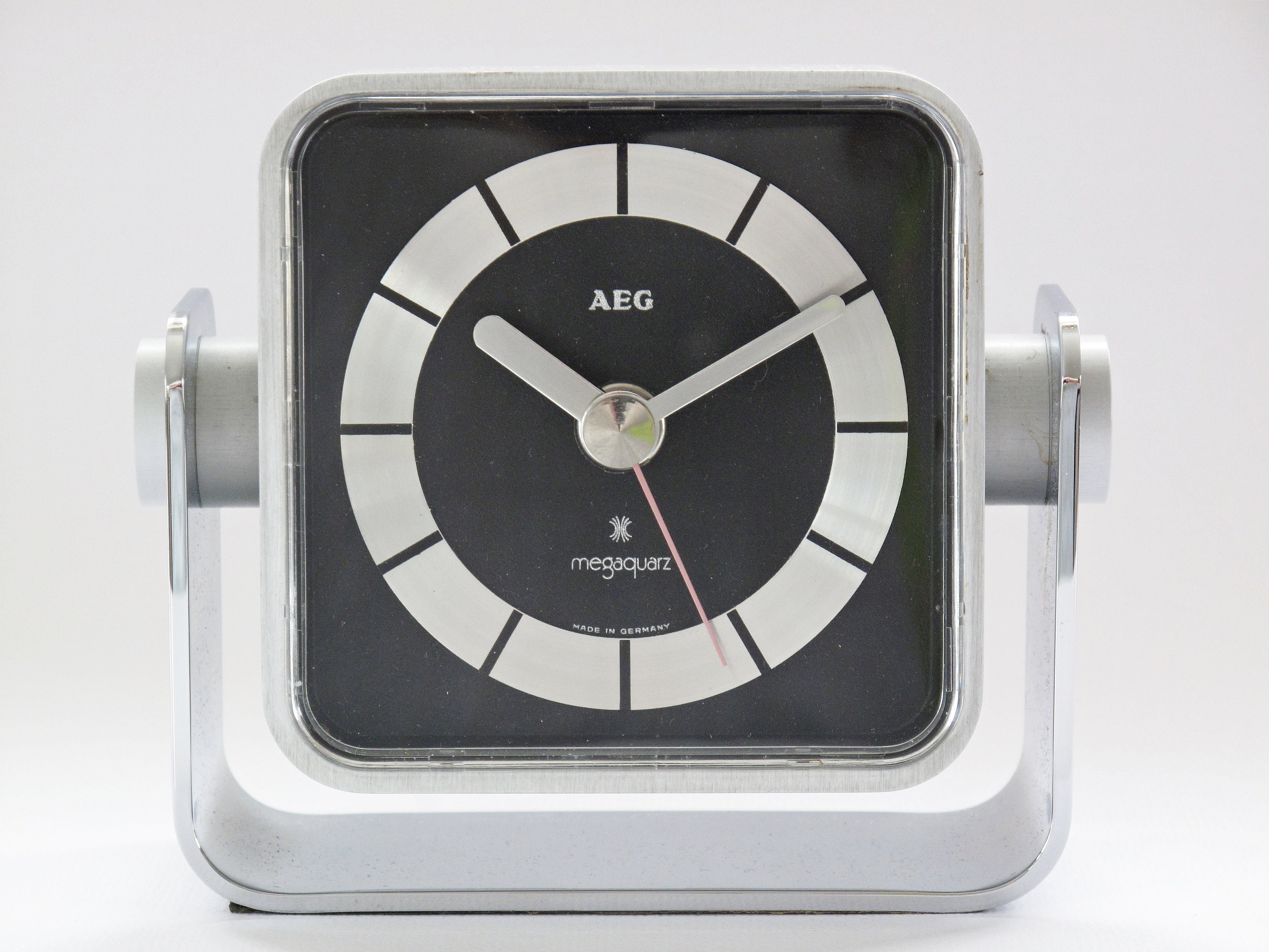 Modernist AEG Desk Clock - Bauhaus AEG Megaquarz Clock