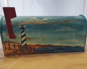 Handbemalter Standard Briefkasten. Gemalt in Cape Hatteras Leuchtturm und Ozean Szene. Versiegelt und UV geschützt,USA