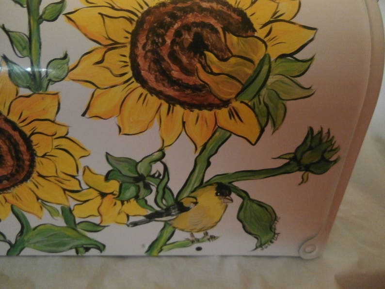 USA Hand painted standard size sunflower and birds mail box Sealed