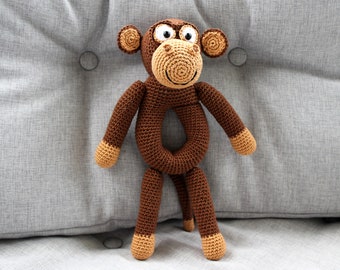 englisch version of the rattle gorilla crochet pattern