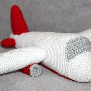 Big white plane crochet pattern