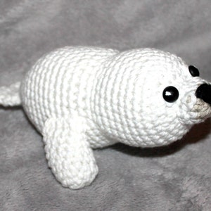 Crochet pattern seal image 1