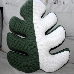 Monstera Pillow crochet pattern image 4