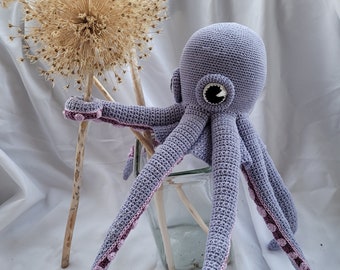 Crochet an Octopus – Pattern for Carlos, the Big Cuddly Octopus with Eight Tentacles, approx. 45 cm (EN & DE)