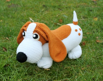 Snoopy the Beagle Crochet Pattern